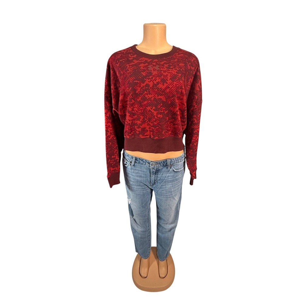 Under Armour Sweatshirt Womens Medium Red Camo Cropped Pullover Excellent - Picture 9 of 9